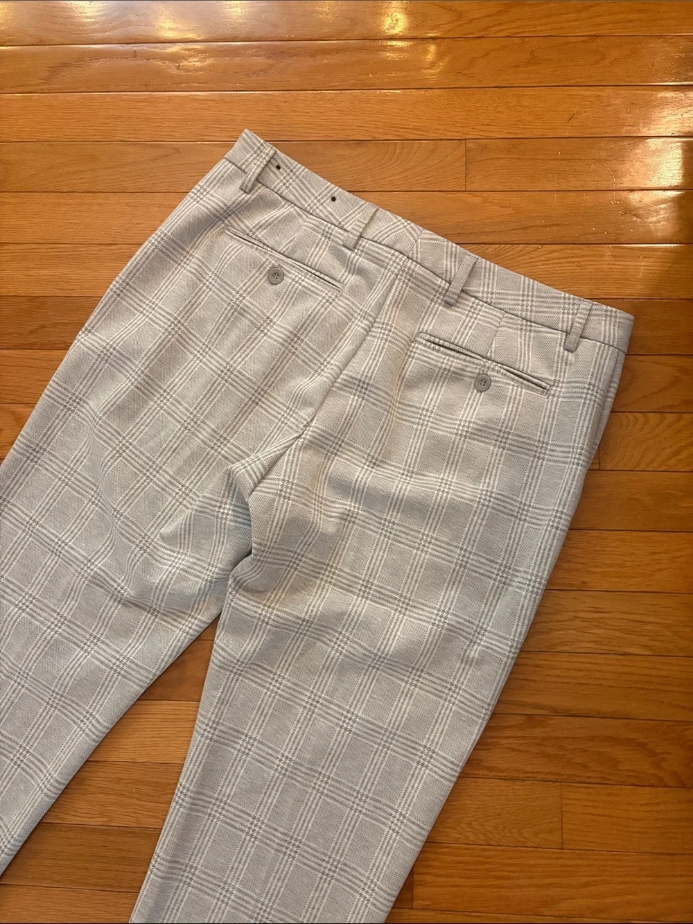 Liverpool Men's Light Gray Plaid Dress Pants